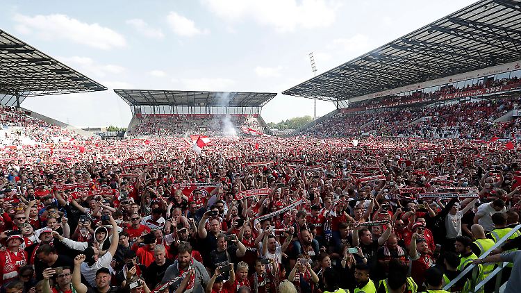 Party an der Hafenstraße.