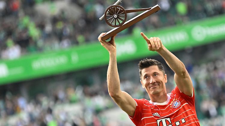 Siebenfacher Bundesliga-Torschützenkönig, seit der Saison 2017/18 sogar fünf Mal in Folge.