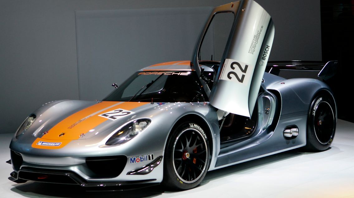 2011-01-10T124642Z_01_DET02_RTRMDNP_3_USA-MERCEDES-BENZ.JPG7565167412635843461.jpg