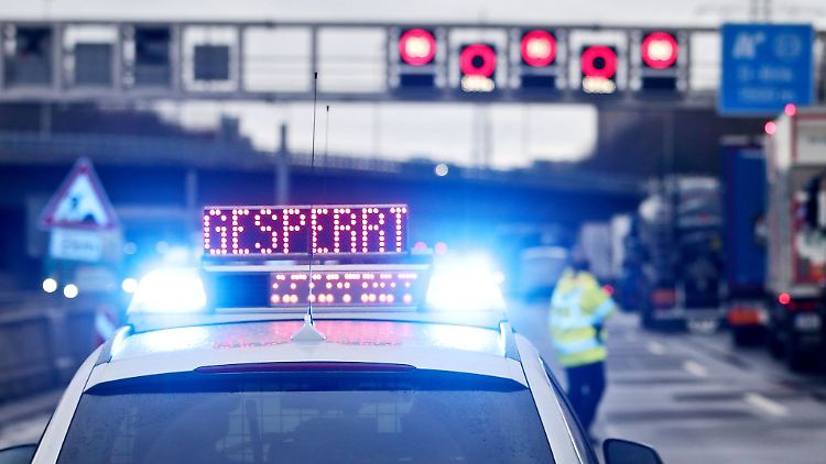 Auf deutschen Straßen gab es wieder mehr Unfälle, aber weniger Verkehrstote.