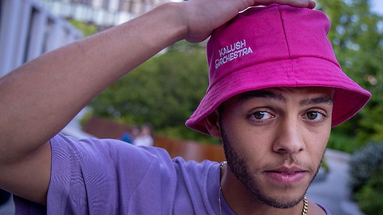 Seine Solidarität mit der Ukraine demonstrierte er bereits vor dem ESC-Finale: Malik Harris.