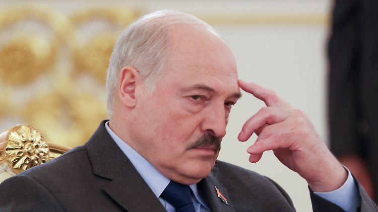 Will als treuer Bündnispartner erscheinen, ohne in Putins Krieg verwickelt zu werden: Machthaber Lukaschenko in Moskau.