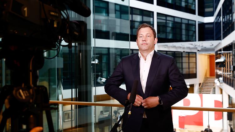 Ausgeklügelte Kommunikationsstrategie nach dem enttäuschenden Ergebnis in NRW: SPD-Chef Klingbeil will sein Wahlziel erreicht haben.