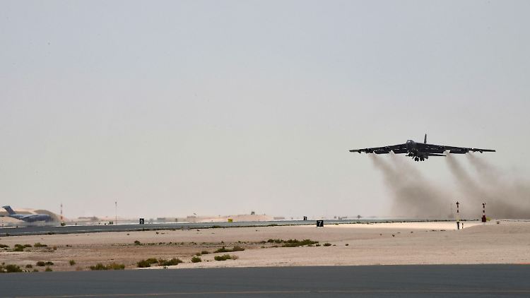 Ein Langstreckenbomber vom Typ Boeing B-52H brachte die amerikanische Hyperschallwaffe am vergangenen Samstag in die Luft und setzte sie aus. (Archivbild)