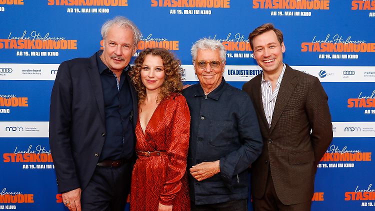 Leander Haußmann, Antonia Bill, Henry Hübchen und David Kross (v.l.) bei der Premiere in Berlin.