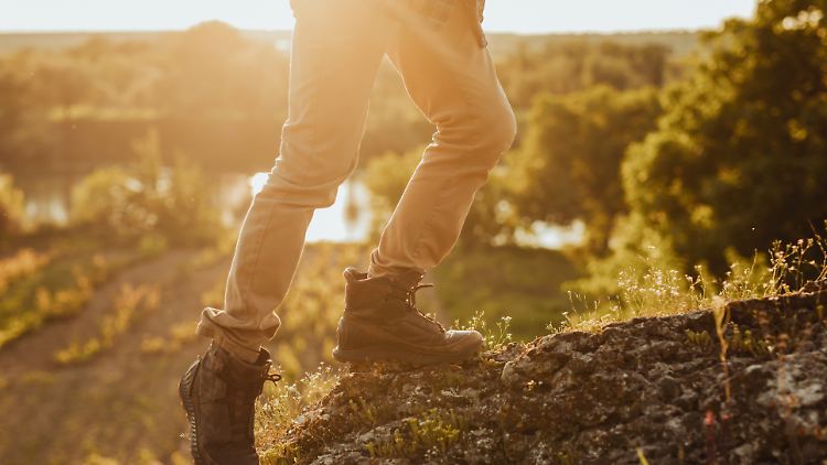 Die Wanderhose sollte bequem, atmungsaktiv und hochwertig verarbeitet sein.