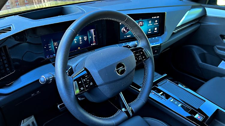 Auch im Innenraum ist der Opel gelungen. Obgleich es hier nach mehr aussieht, als es am Ende ist.