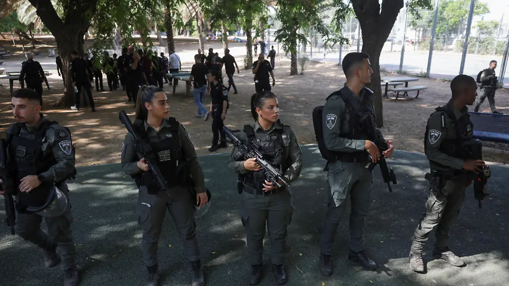 2024-08-04T065822Z-1416126562-RC2U89A6MTBZ-RTRMADP-3-ISRAEL-PALESTINIANS-STABBING