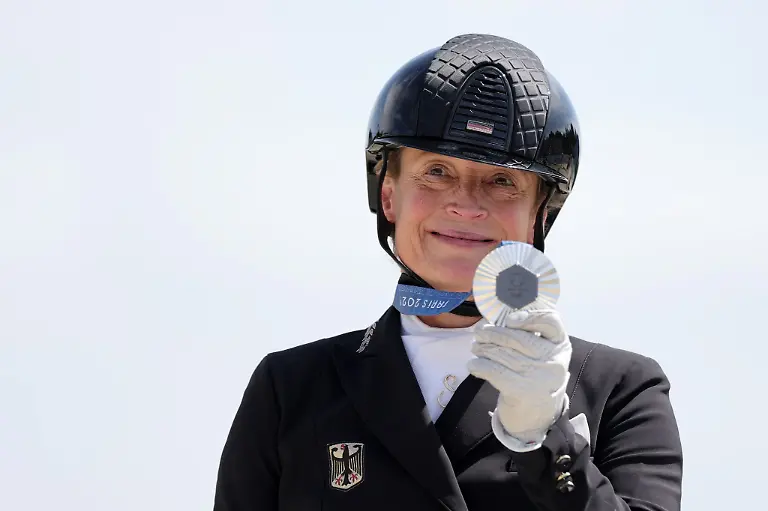 Isabell-Werth-will-demnaechst-einen-ausgeben