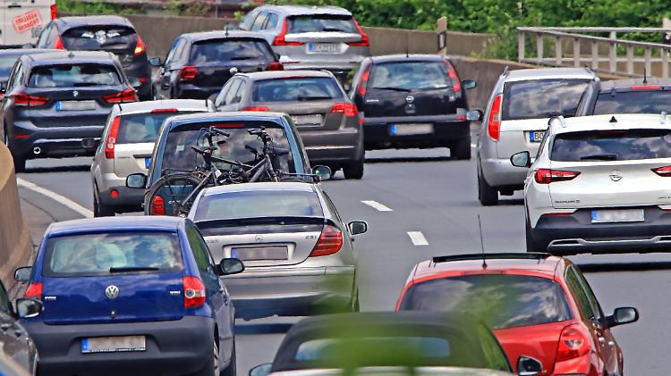 Luxemburgs Regierung sieht beim Autoverkehr Sparpotenzial und fordert unter anderem ein flächendeckendes Tempolimit.  