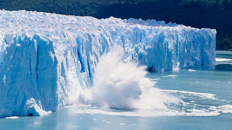 Zu den vier Indikatoren des Klimawandels gehört der Anstieg des Meeresspiegels, der unter anderem durch das Abschmelzen von Eis verursacht wird.