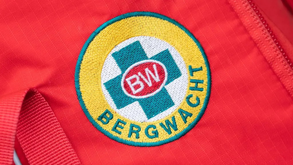 Die-Berwgwacht-hat-am-Schloss-Lichtenstein-eine-verlaufene-Gruppe-geretttet