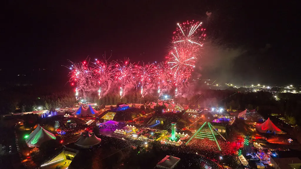 Mit-einem-Feuerwerk-endete-das-Festival-Nature-One-in-der-Nacht