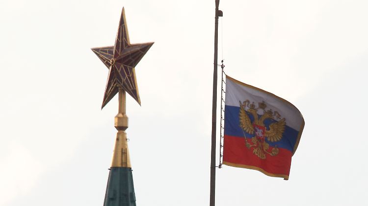 Moskau gibt sich angesichts der nahenden Frist unerschrocken - doch dem Land droht die Zahlungsunfähigkeit.