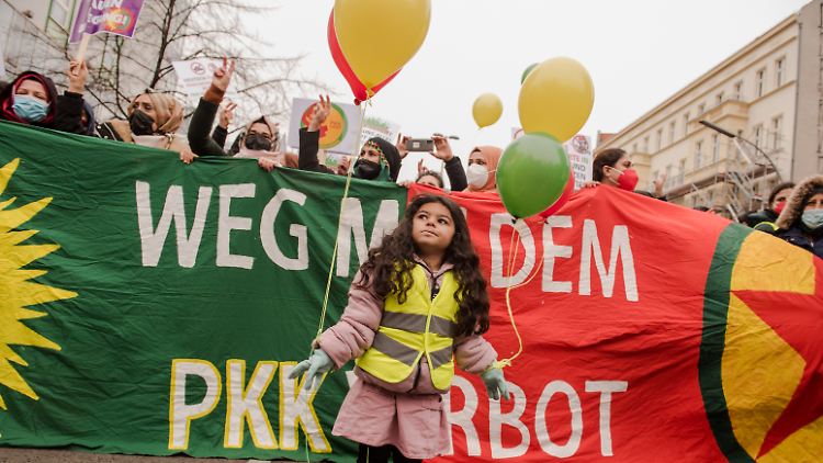 Die USA und Europa stufen die PKK als Terrororganisation ein: Kurdendemonstration im November in Berlin. 