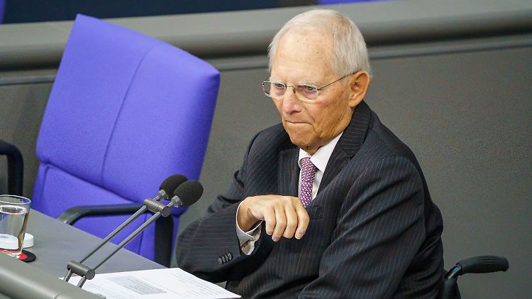Schäuble, der in diesem Jahr 80 wird, sitzt seit 1972 im Bundestag. 