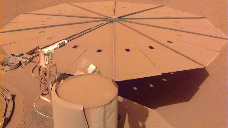 Auf NASA-Bildern ist die Staubschicht deutlich zu erkennen.