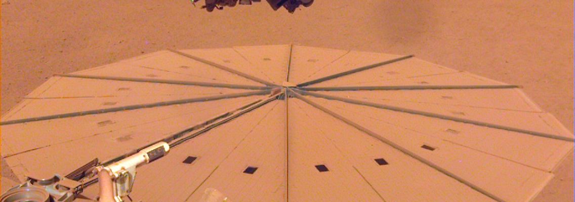 1-PIA25286-InSights_Dusty_Solar_Panel.jpg