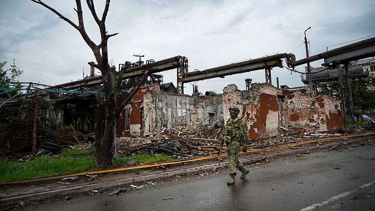 Bald ein Ferienort? Die Reste des Stahlwerks in Mariupol.
