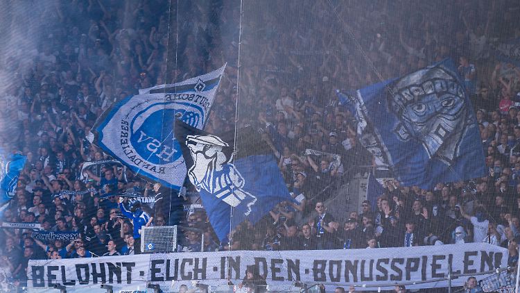 Die Fans des HSV werden am Abend zahlreich in Berlin erwartet.
