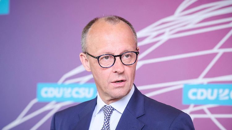 "Es wird praktisch nichts geliefert", sagte Merz zu deutschen Waffenlieferungen.