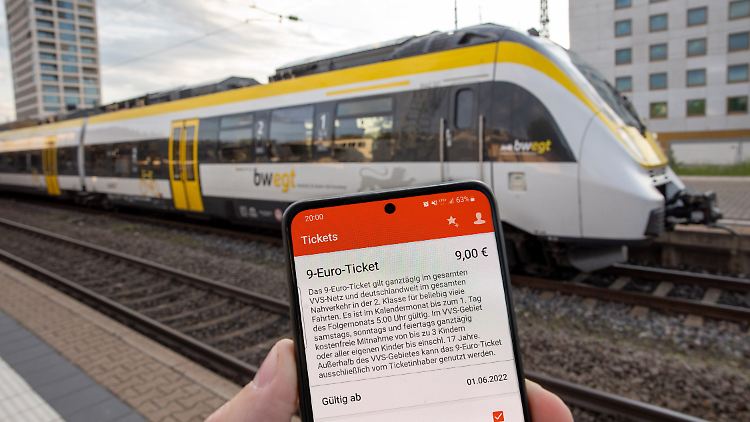 Im Nahverkehr quer durchs Land- ab 1. Juni kostet es nur 9 Euro pro Monat.