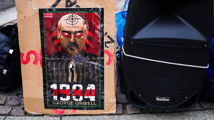 Viele Menschen sehen das Leben in Belarus als eine Dystopie. 