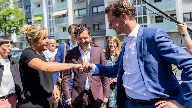 Mögliche Koalitionäre: Grünen-Landeschefin Mona Neubaur und Ministerpräsident Hendrik Wüst von der CDU.