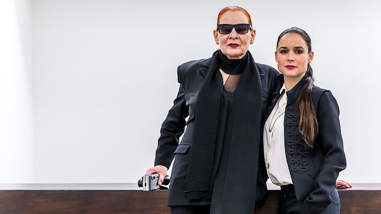 Katharina und Pola Sieverding: zwei starke Frauen, die sich verstehen. Ist die Mutter ihr Vorbild? Ja, aber auch ihr Vater Klaus Mettig.