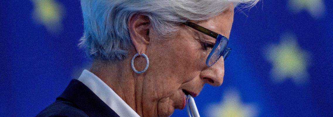 2022-05-17T172449Z_1204947341_RC2FCS9DQO3U_RTRMADP_3_ECB-POLICY-LAGARDE.JPG