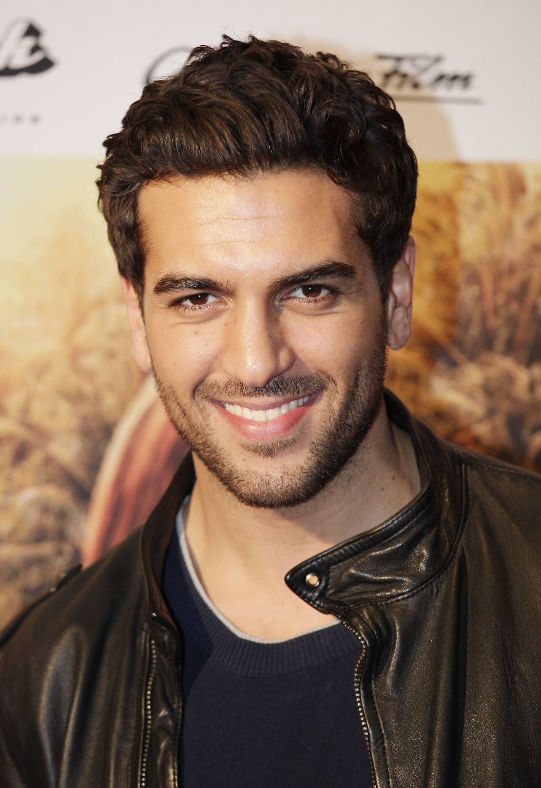Elyas M'Barek ist der Cem aus der TV-Serie ...