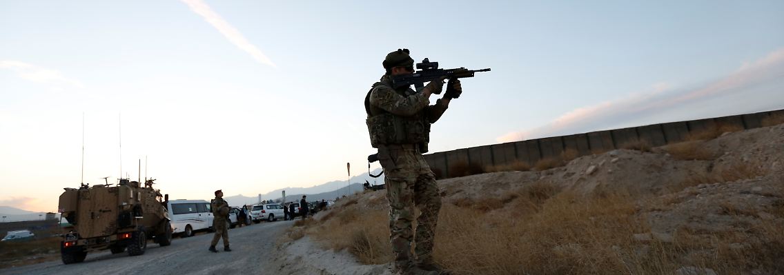 2016-11-26T120000Z_272226201_RC1B817C8660_RTRMADP_3_UK-AFGHANISTAN-MINISTER.JPG
