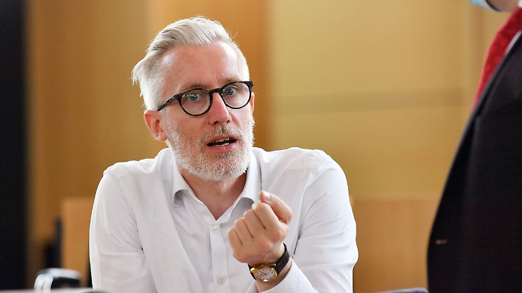 Benjamin-Immanuel Hoff ist Staatskanzleichef in Thüringen sowie Landesminister für Kultur, Bundes- und Europaangelegenheiten.