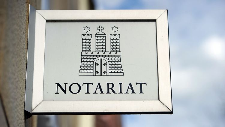 Pflichtteilsberechtigte können darauf bestehen, dass ein Notar den Nachlass eines Verstorbenen aufnimmt.