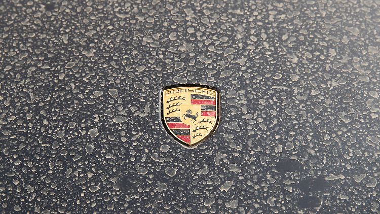 Porsche stellt seine Geschäfte in Russland ein. 