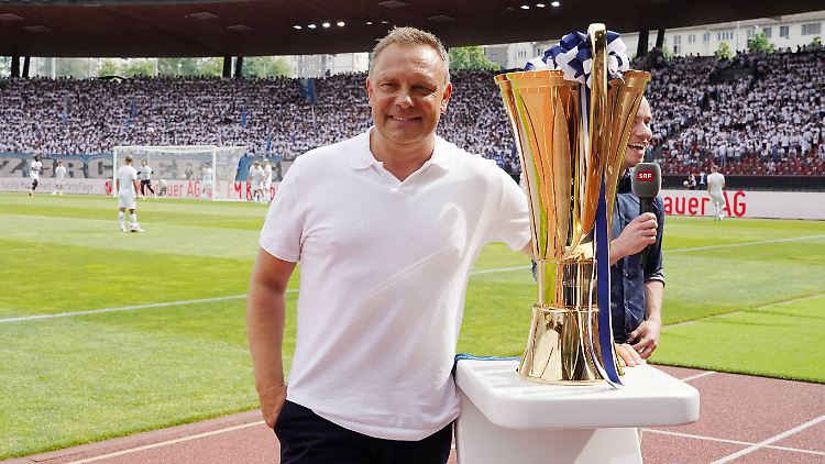 Rund 300.000 Euro Ablöse soll Hoffenheim den neuen Trainer gezahlt haben.