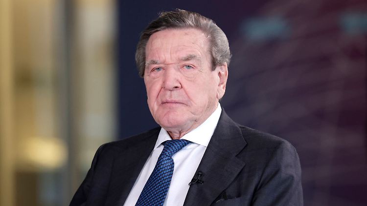 Gerhard Schröder steht wegen seiner engen Verbindungen zu Russland in der Kritik.