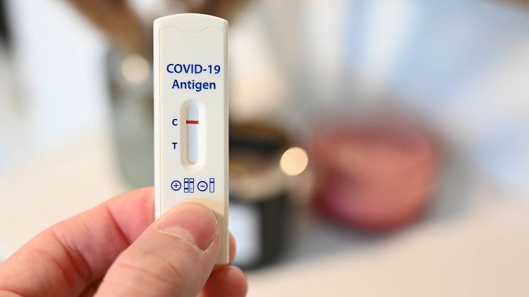 Auch wenn sich das Virus nicht mehr nachweisen lässt, fühlen sich viele vormals Infizierte nicht voll auf der Höhe.