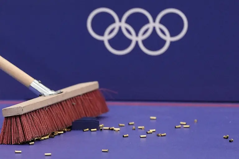 2024-08-01T093715Z-40058045-UP1EK810O0UCA-RTRMADP-3-OLYMPICS-2024-SHOOTING