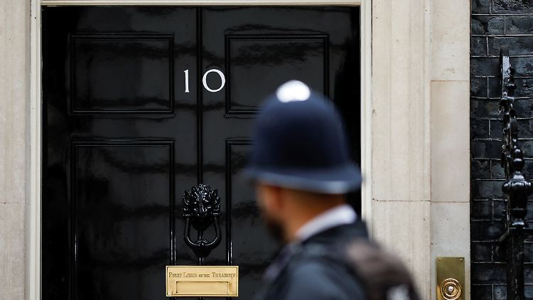 Hinter dieser Tür ging es offenbar regelmäßig hoch her, während die übrigen Briten sich in Zurückhaltung üben mussten.
