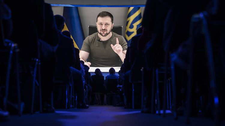 Selenskyj war dem Publikum in Davos per Video zugeschaltet.