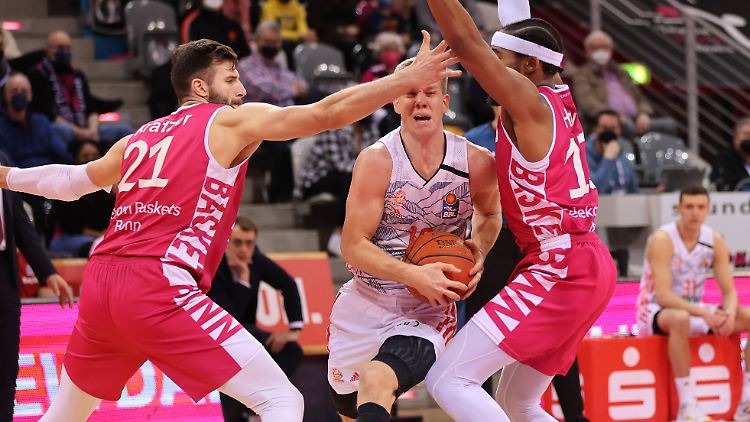 In der regulären Saison kassierte der FC Bayern bei den Bonnern mit 61:96 eine deftige Klatsche.