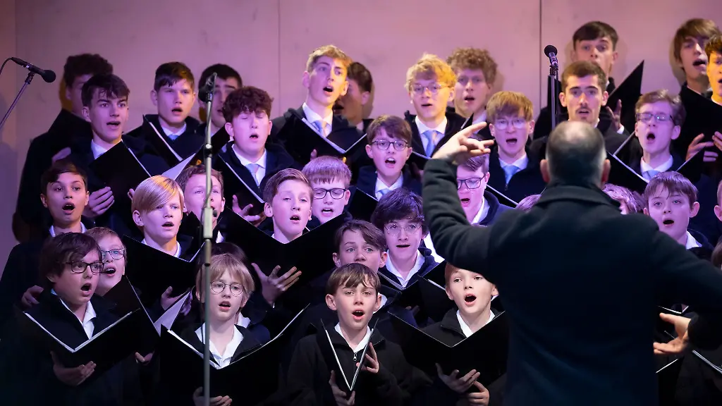 Auftritt-des-Dresdner-Kreuzchors