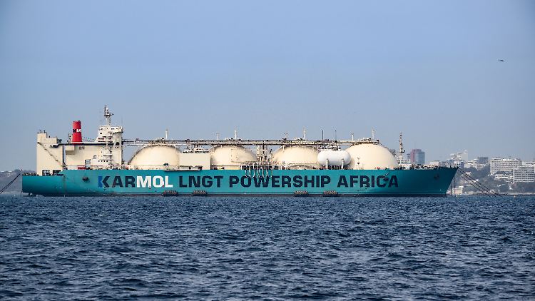 Gas aus Afrika kann durch Pipelines oder verflüssigt per Schiff nach Europa geliefert werden.