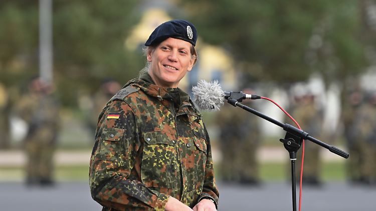 Anastasia Biefang ist die erste Transgender Kommandeurin der Bundeswehr.
