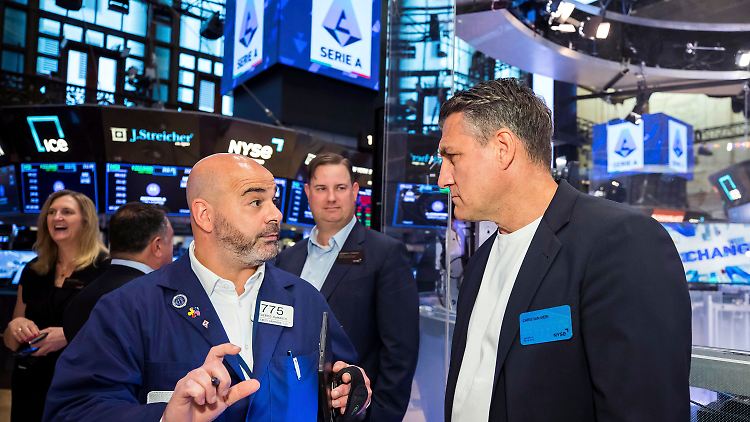 Für den marktbreiten S&P 500 ging es um 1,99 Prozent auf 4057,84 Zähler aufwärts. 