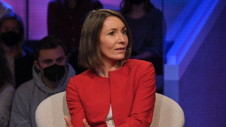 Sicherheitsexpertin Claudia Major über die Lage im Donbass und Luhansk: "Da wird keine Rücksicht auf Infrastruktur genommen, es ist wirklich nur Vernichtung, ein Angriff ohne Rücksicht auf Verluste." 