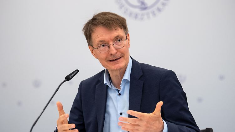 Lauterbach verteidigte auch die Regierungspläne zur Beschaffung von zusätzlichem Corona-Impfstoff.