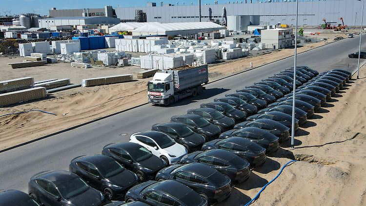 Die Produktion in dem deutschen Tesla-Werk wird allmählich hochgefahren.