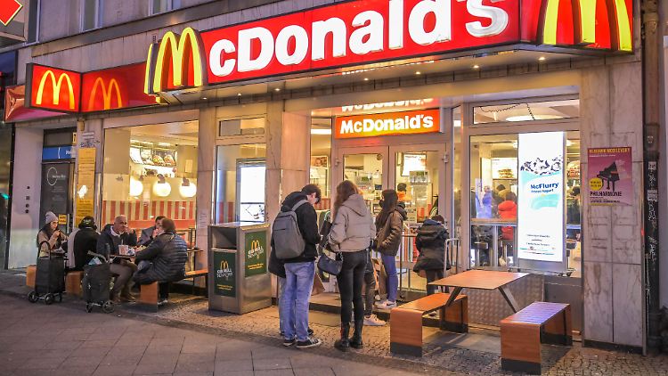 Icahn wirft dem Fastfood-Riesen vor, die eigenen Verpflichtungen zum Tierwohl nicht einzuhalten.